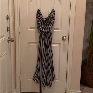 Black and white striped pants it to 211